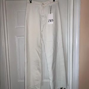 White denim pants from Zara. Size 10. Brand new